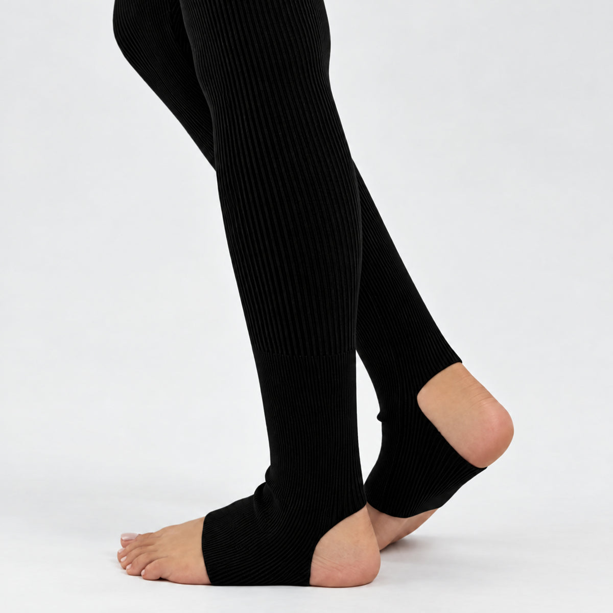 STANDISH. Jodi Tight in Carbon Black, close-up of the Organic Italian Supima cotton and mulberry silk knit feet #color_carbon black